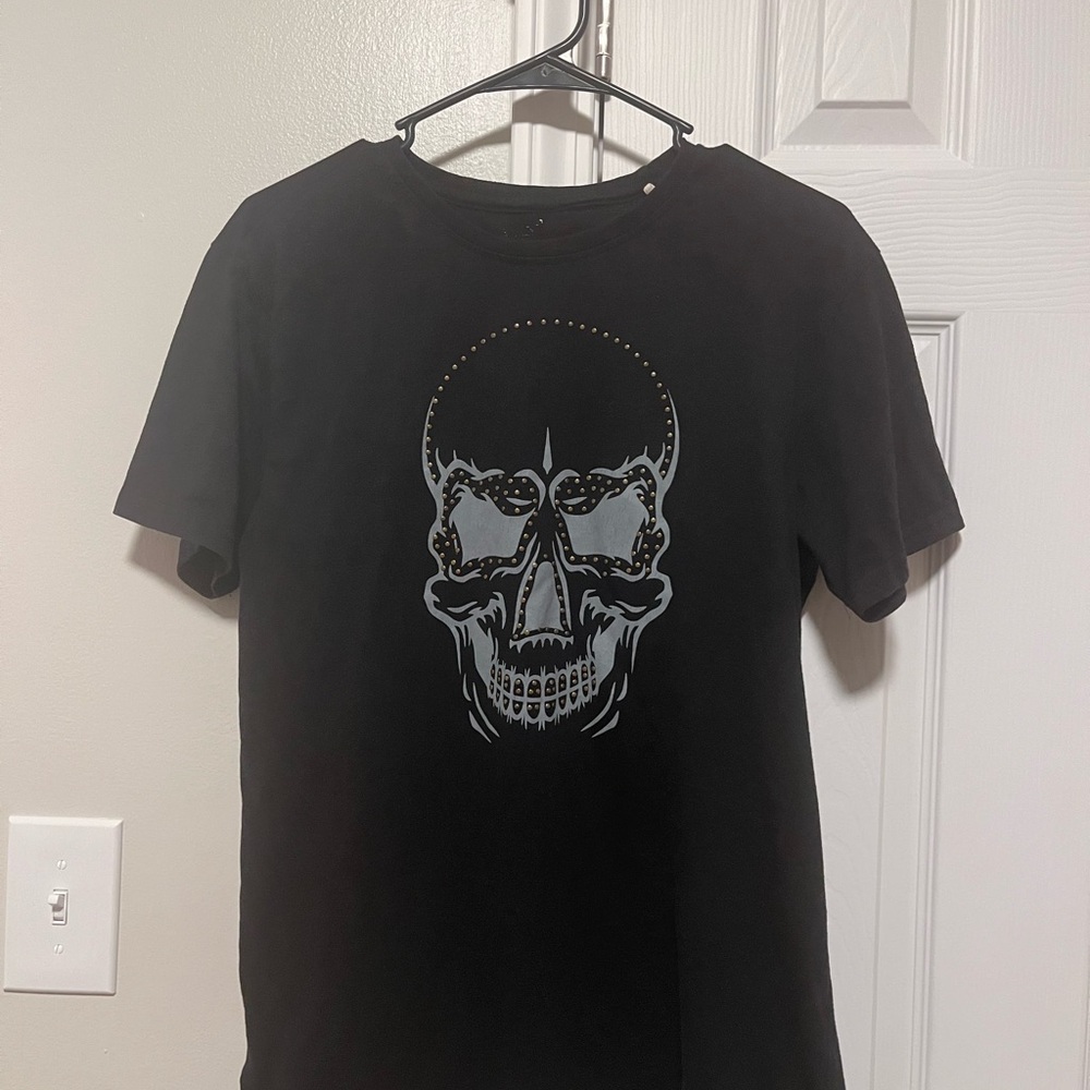 Black Skull Graphic T-Shirt